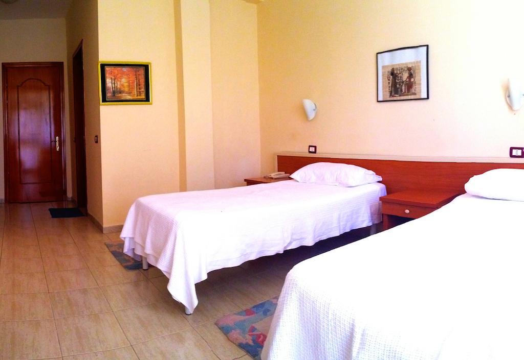 Akropoli Hotel Kryemëdhej Extérieur photo