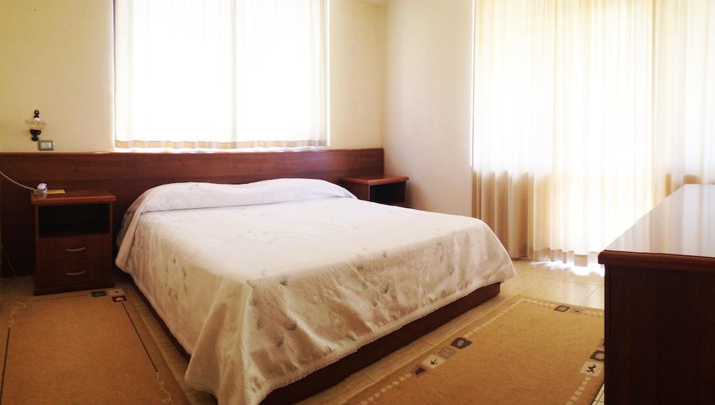 Akropoli Hotel Kryemëdhej Extérieur photo